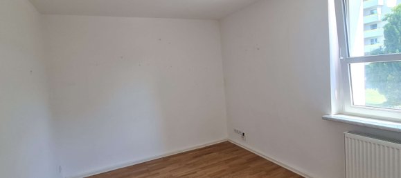 4 rooms Apartment in Markisches Viertel, Germany No. 227705 6