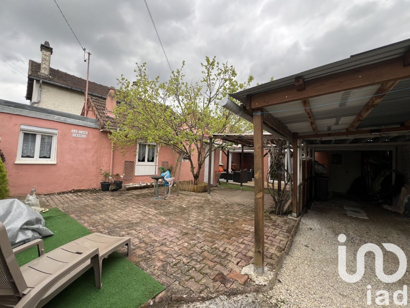 Casa de 1 dormitorio en La Chapelle-Saint-Luc, France No. 154400