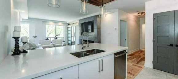 2 bedrooms House in Burlington, Canada No. 925 3