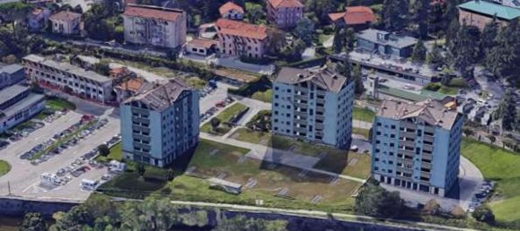 Apartamento de 4 habitaciónes en Erba, Italy No. 300077 10