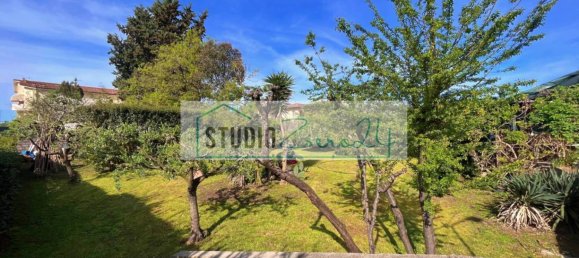 5 bedrooms Villa in Massarosa, Italy No. 121831 10