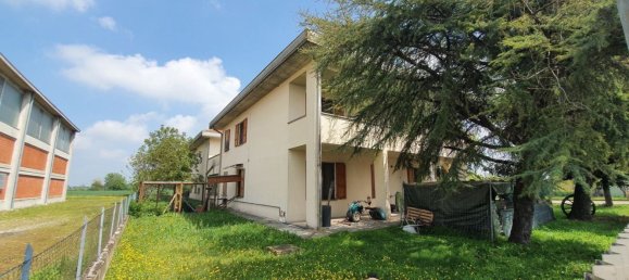 3غرفة شقة في Fontevivo, Italy رقم 228855 21