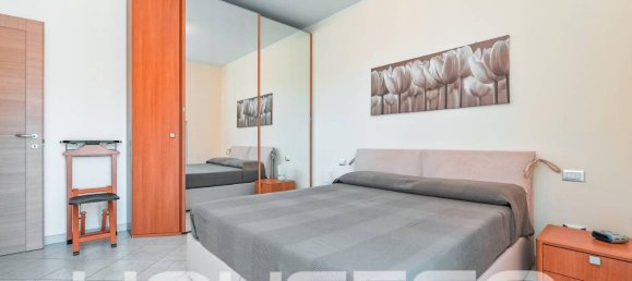 3 rooms Apartment in Spotorno, Italy No. 33199 35