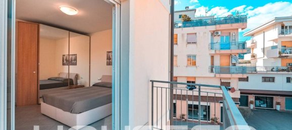 3 rooms Apartment in Spotorno, Italy No. 33199 42