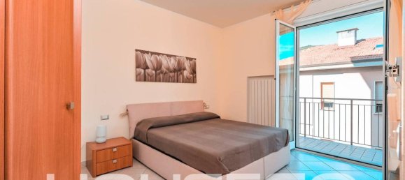 3 rooms Apartment in Spotorno, Italy No. 33199 30