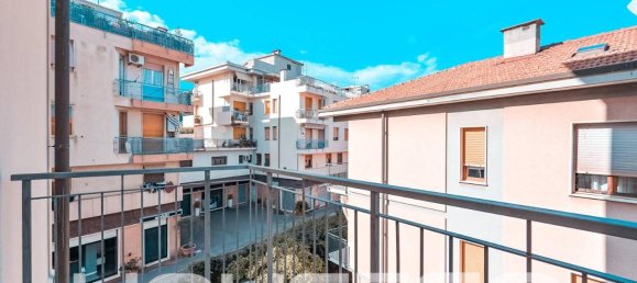 3 rooms Apartment in Spotorno, Italy No. 33199 39