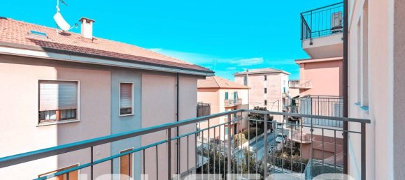3 rooms Apartment in Spotorno, Italy No. 33199 40