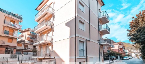 3 rooms Apartment in Spotorno, Italy No. 33199 48