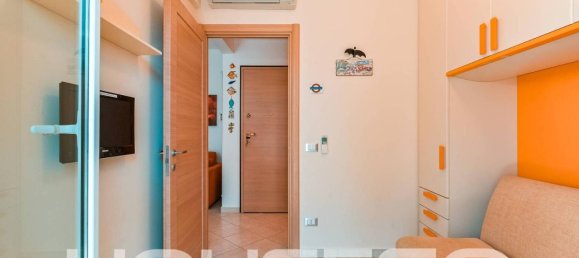 3 rooms Apartment in Spotorno, Italy No. 33199 2