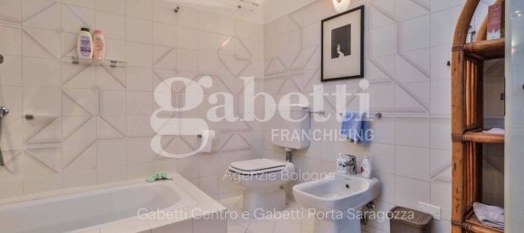 2 bedrooms Apartment in Bologna, Italy No. 19127 33