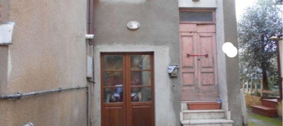 3 rooms Apartment in Castiglione del Lago, Italy No. 39002 25