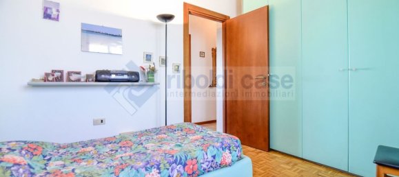 3 bedrooms Apartment in Desio, Italy No. 361145 9