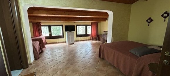 Edificio en Syracuse, Italy 400 m² No. 246676 32