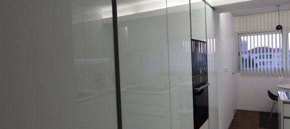 3 bedrooms Apartment in Porto, Portugal No. 109772 3