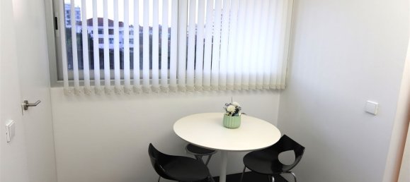 3 bedrooms Apartment in Porto, Portugal No. 109772 9