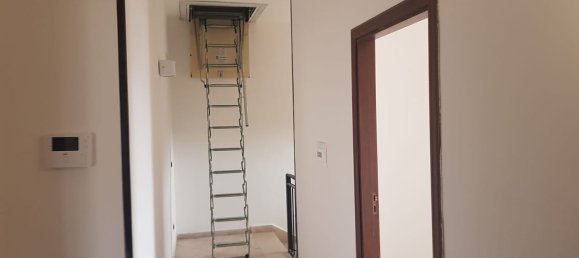 4 rooms House in Giugliano in Campania, Italy No. 191829 3