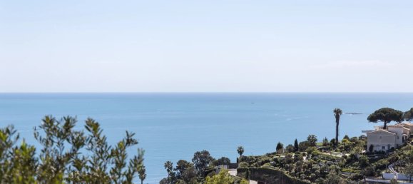 5 bedrooms Villa in Cannes, France No. 1498 4