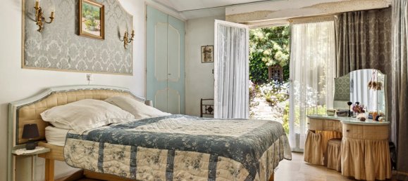 5 bedrooms Villa in Cannes, France No. 1498 8