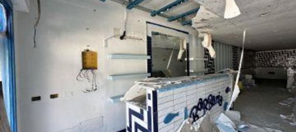 Propriété commerciale à Santa Teresa Gallura, Italy 74m² No. 372507 10