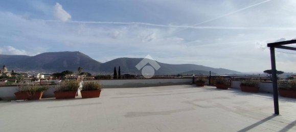 Квартира с 3 спальнями в Санта Мария а Вико, Италия № 183380 4