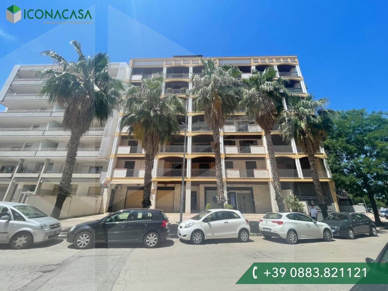 4 rooms Apartment in Andria, Italy No. 16411