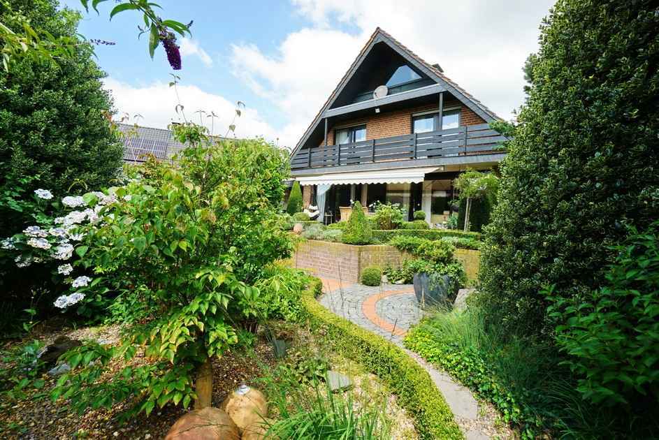 5 rooms House in Kleve, Germany No. 297890