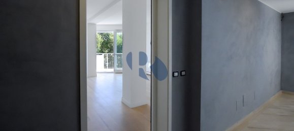 6 rooms Apartment in Rome, Italy No. 198659 11