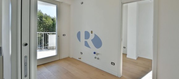 6 rooms Apartment in Rome, Italy No. 198659 15