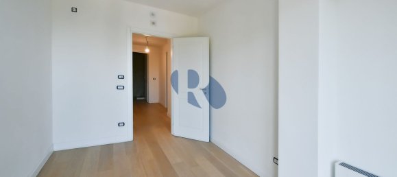 6 rooms Apartment in Rome, Italy No. 198659 39