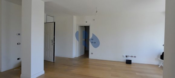 6 rooms Apartment in Rome, Italy No. 198659 12