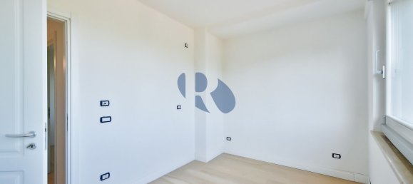 6 rooms Apartment in Rome, Italy No. 198659 46