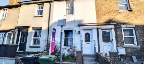 3 bedrooms House in Dartford, United Kingdom No. 4937 9