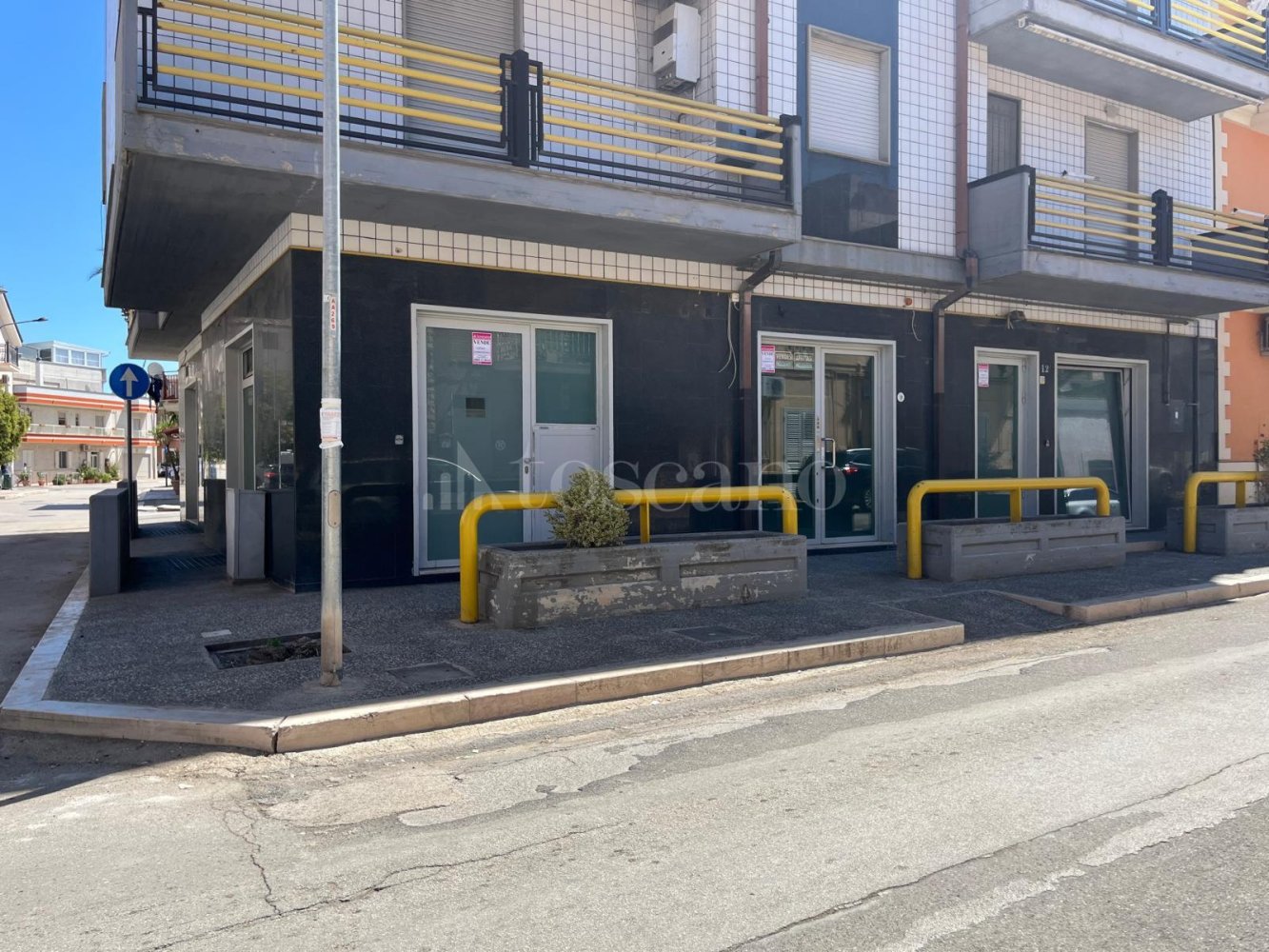 3 rooms Commercial property in Stornara, Italy No. 324976