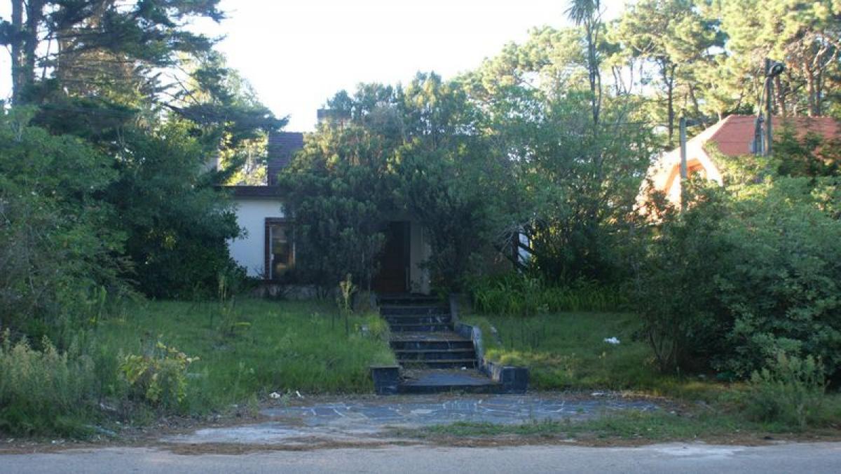 3 bedrooms House in Maldonado, Uruguay No. 2712