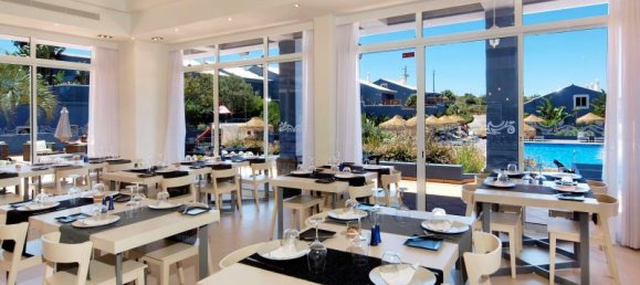 30 bedrooms Hotel in Luz, Portugal No. 135902 4