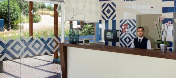 30 bedrooms Hotel in Luz, Portugal No. 135902 3