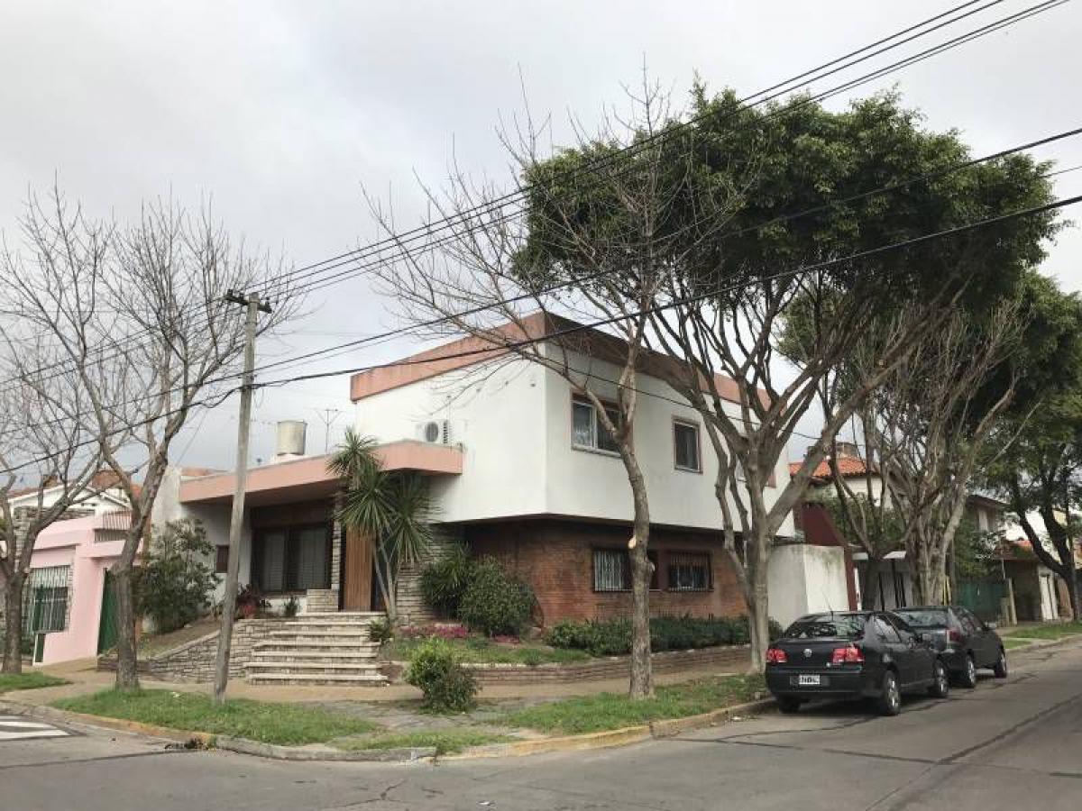 4 chambres Maison à Vicente Lopez, Argentina No. 2610