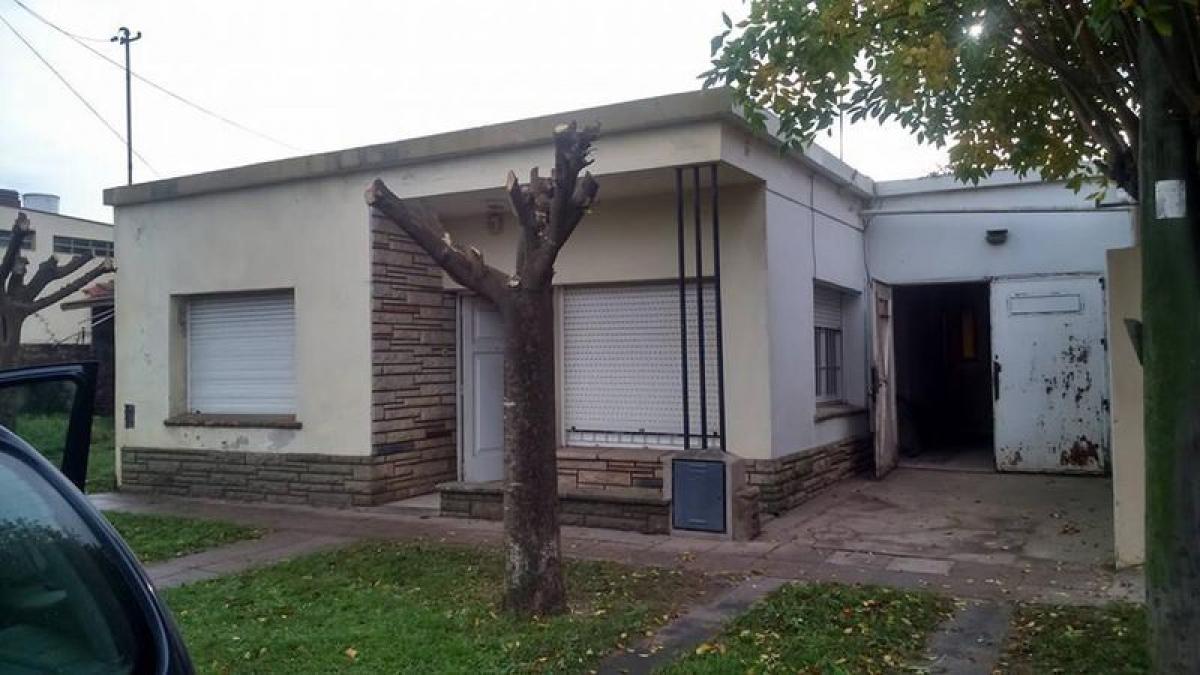 Casa de 2 dormitorios en Mar del Plata, Argentina No. 81820