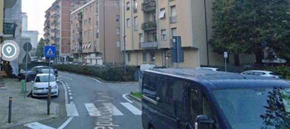 4 rooms Apartment in Brescia, Italy No. 287558 2