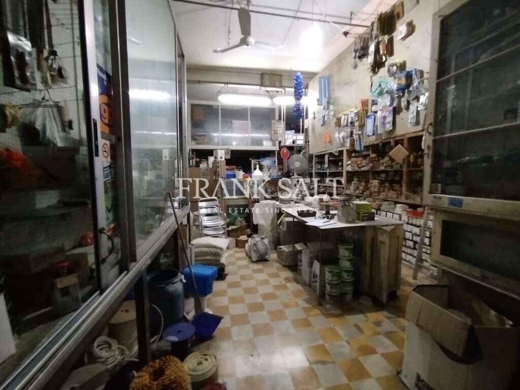 Magasin à Zabbar, Malta No. 13637