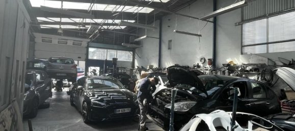 252m² Commercial property in Vitry-sur-Seine, France No. 166614 5