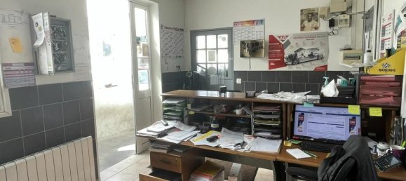 252m² Commercial property in Vitry-sur-Seine, France No. 166614 9