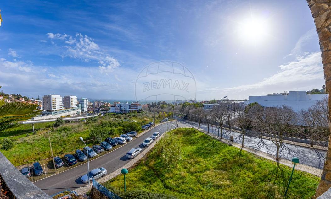 4 bedrooms Apartment in Oeiras, Portugal No. 65597