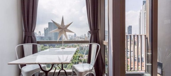 1 bedroom Duplex in Khlong Toei, Thailand No. 9757 12