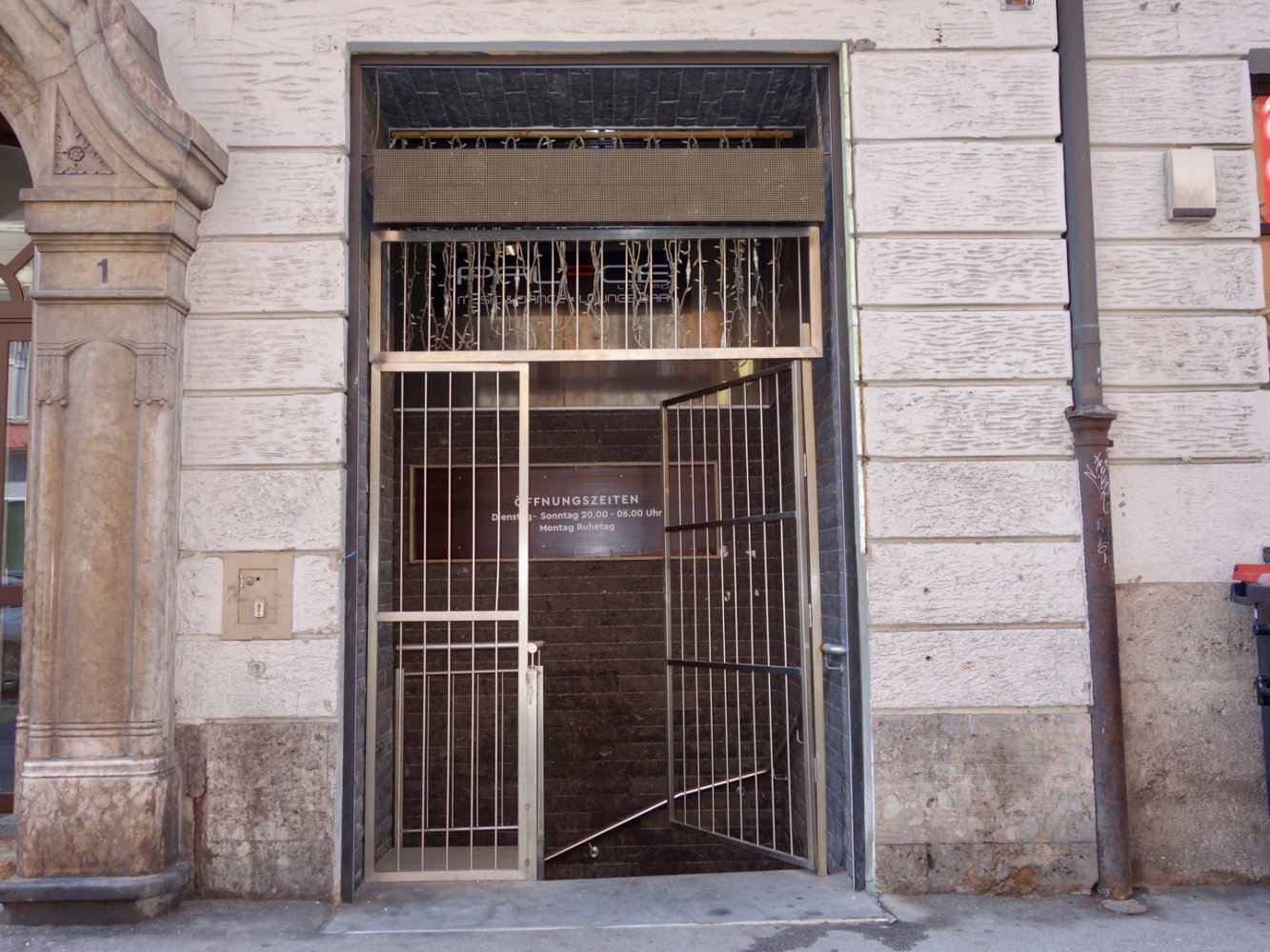 290m² Commercial property in Innsbruck-Stadt, Austria No. 109464