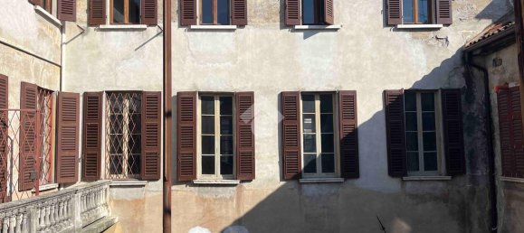 Studio in Brescia, Italy, Nr. 24321 32