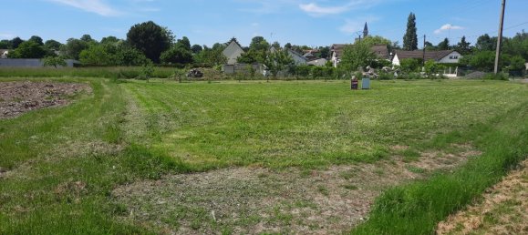  Land in La Fere, France No. 93675 3