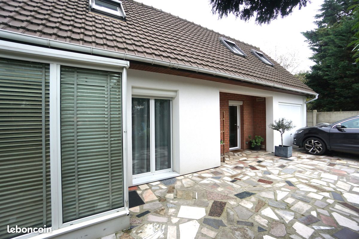 Casa de 3 dormitorios en Aulnay-sous-Bois, France No. 136402