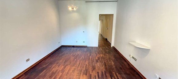 2 bedrooms Apartment in Milan, Italy No. 373154 2