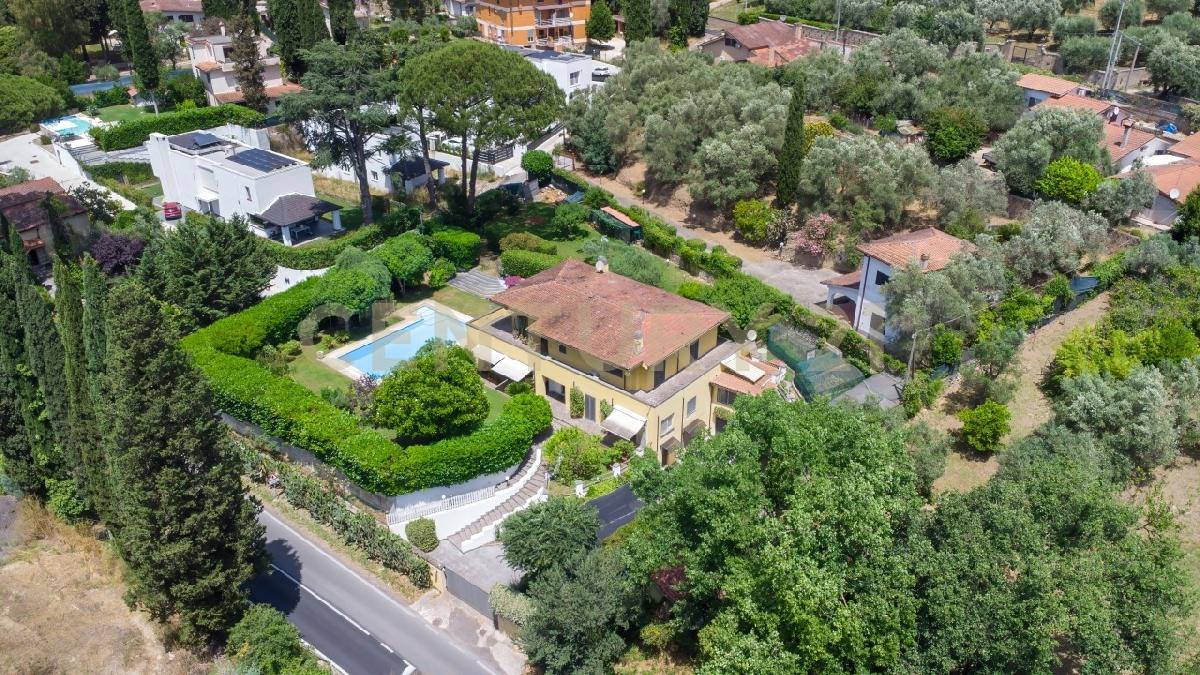 3 Schlafzimmer Villa in Sacrofano, Italy, Nr. 304443